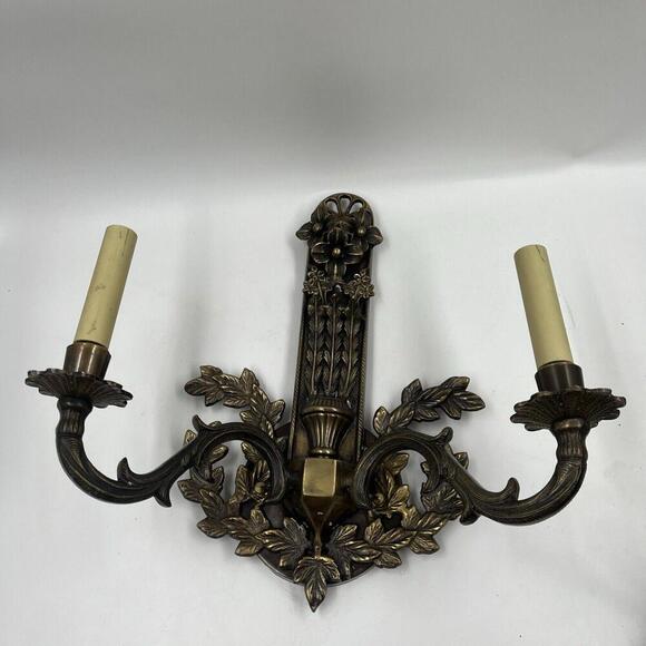 Vintage SOLID BRASS DOUBLE CANDLE HANGING WALL SCONCE Floral MCM - Picture 1 of 7